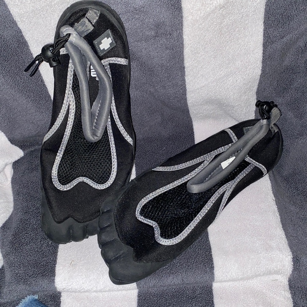 LIFEGUARD water shoes mens sz 10/11 black grey
